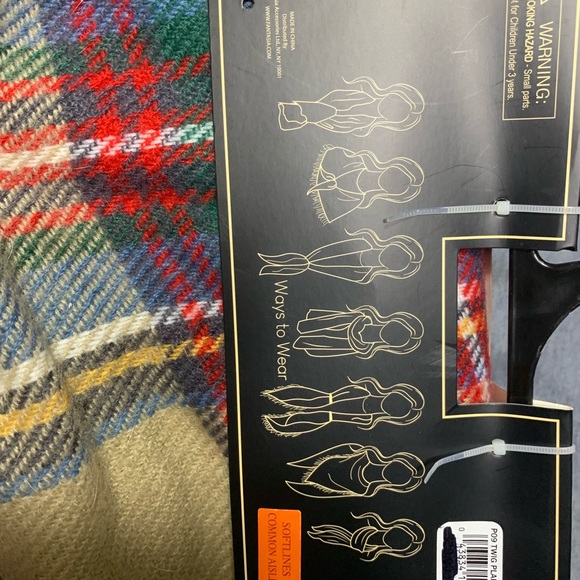 Twig and Arrow Scarf - Picture 4 of 4